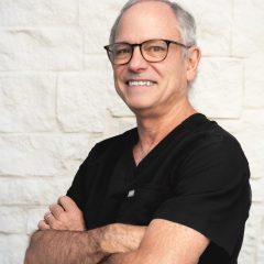 6926-alan-n-larsen-md-headshot