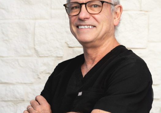 6926-alan-n-larsen-md-headshot